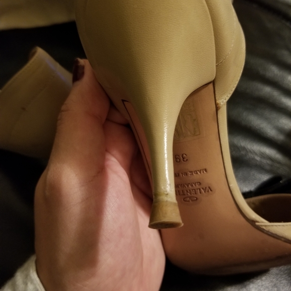 Valentino beige sandals with black bow size 39. Comfortable heel. VGUC - Picture 4 of 7